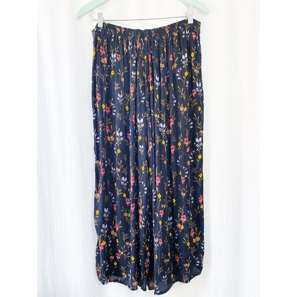 Cropped flowy wide leg floral pants